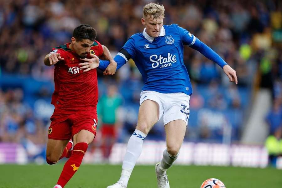 Liverpool eyeing Everton defender for surprise transfer deal