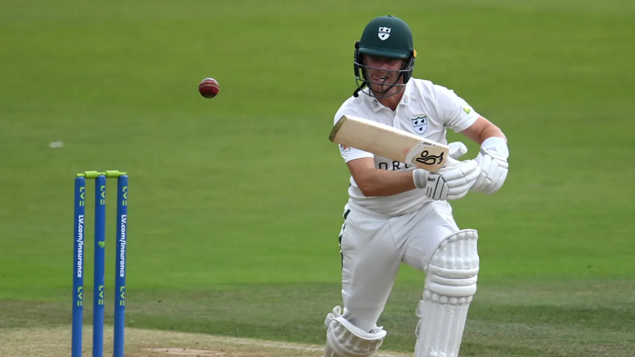 Worcestershire fights back on final day to frustrate Essex's victory push.