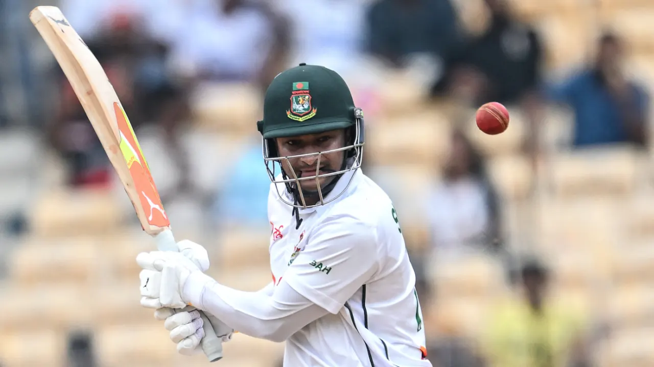 Shakib uses head-strap as a head-positioning tool during trials in Chennai