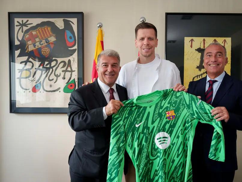 Barcelona Successfully Persuades Goalkeeper Wojciech Szczesny Out Of Retirement