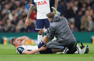 Tottenham defender Micky van de Ven in jeopardy as Spurs consider replacements: report