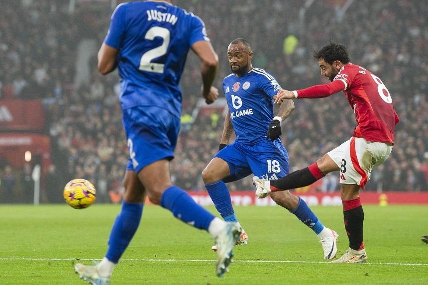 Ruud van Nistelrooy bids farewell with a triumphant 3-0 victory against Leicester City